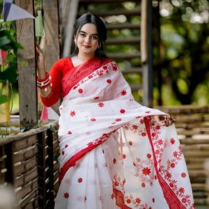 এলিগেন্ট হ্যান্ড এমব্রয়ডারি কটন শাড়ি