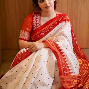 এলিগেন্ট হ্যান্ড এমব্রয়ডারি কটন শাড়ি